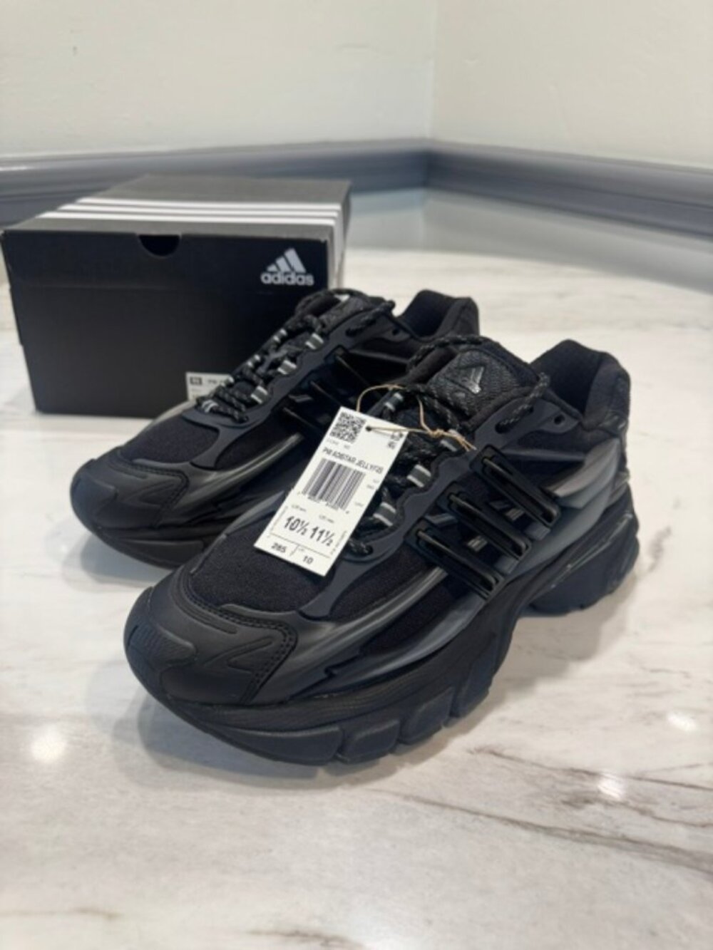 NEW in Box Adidas Adistar Jellyfish Sneakers